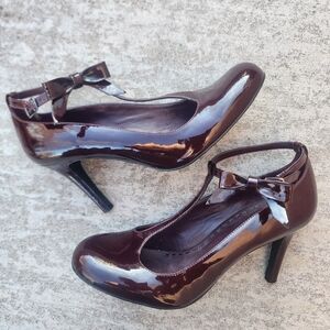 Gianni Bini Heaven T‎ Strap Burgundy Deep Red Whimsigoth Heels Bow Size 7